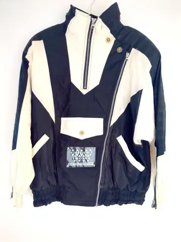 화이트와 블랙 블록 점퍼 S