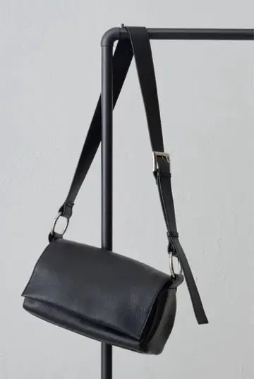 비어즐리 바디백