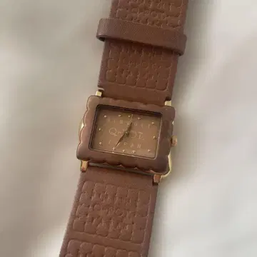 Q-pot 멜티 비스킷 손목시계 카멜