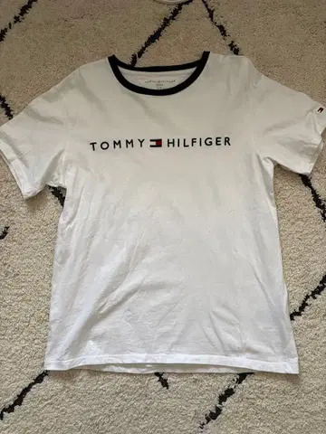 TOMMY HILFIGER 화이트 T셔츠 L/G