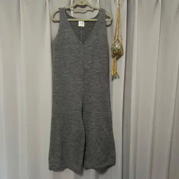 AMERI 그레이 V넥 니트 올인원