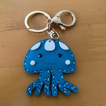 해파리 가죽 느낌 키링