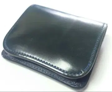 WILDSWANS 팜 쉘 코도반 네이비 x 엠보 부테로