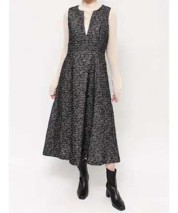 dazzlin 딥넥 트위드 점프 스커트