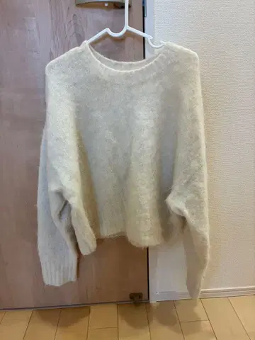 그린 라벨 화이트 아이보리 알파카 혼방 긴팔 스웨터