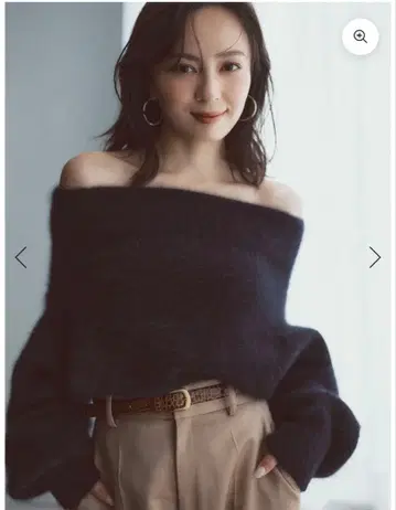 라쿤 폭스 오프숄더 니트 풀오버