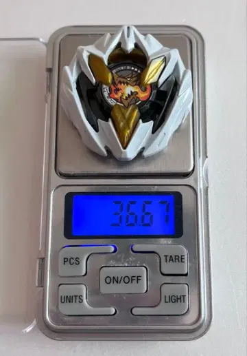 베이블레이드 X 드란버스터 아시아 챔피언 컬러 블레이드만