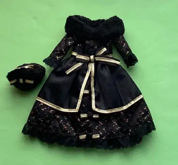 구 타카라 제니 제니 프렌드 블랙과 금색 퍼 원피스