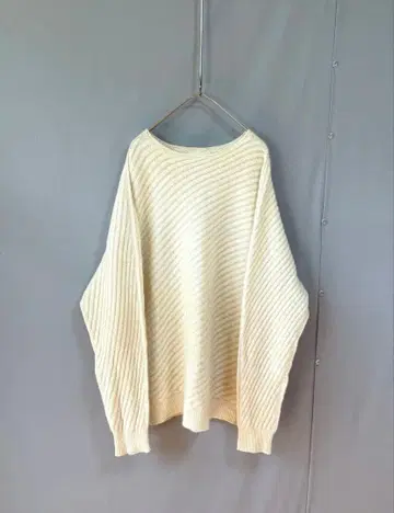 비어즐리 캐시미어 70% 오버 사이즈 니트 아이보리