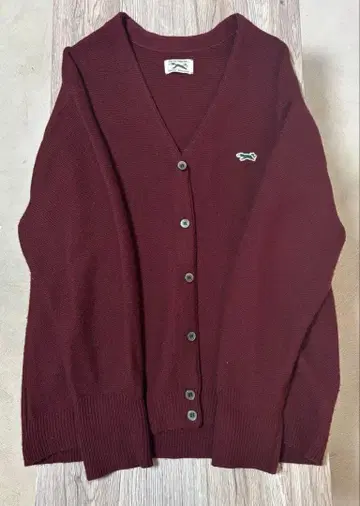더 폭스 컬렉션 버건디 가디건