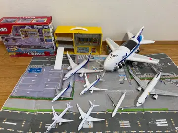 [ 묶음 판매 ] 토미카 공항 & 비행기 8대 포함