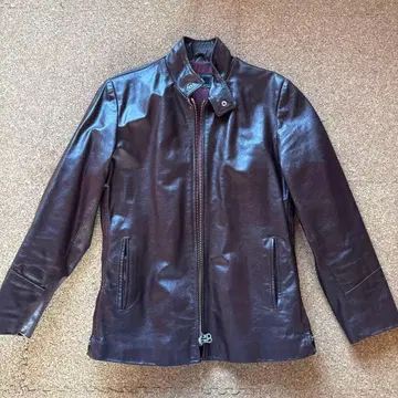 다크 브라운 가죽 자켓