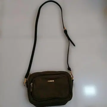 23구 구매 다크 브라운 나일론 숄더백 새상품급