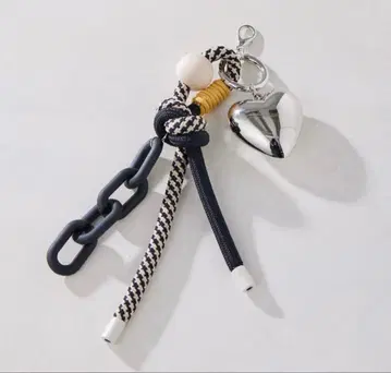 [ 새상품급 ] ear PAPILLONNER 하트 달린 로프 스트랩