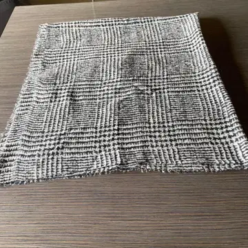 캐시미어 100% 체크 무늬 정사각형 머플러 그레이 블랙