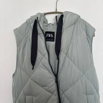 ZARA 후드 부착 그린 그레이 퀼팅 롱 베스트