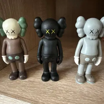 카우스 KAWS 컴패니언