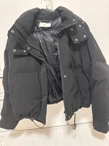 SLY 블랙 다운 자켓