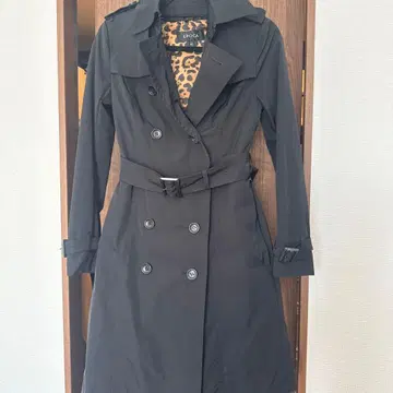 EPoca 블랙 트렌치코트