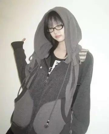 COYSEIO 그레이 후드티 후드 부착