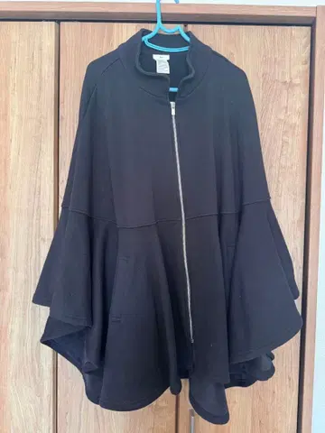 블랙 플레어 판초