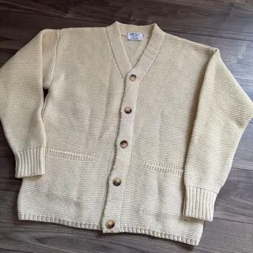 영국제 V넥 니트 가디건 크림색