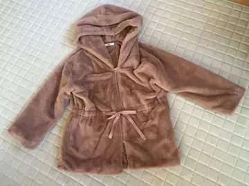 베이지 플리스 자켓 후드 부착