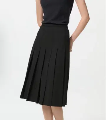 유니클로 와이드 플리츠 미디 스커트 블랙 플리츠 스커트 S 사이즈