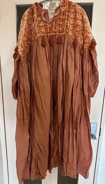 India is beautiful niko and 롱 원피스