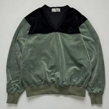 구제 의류 벨로아 V넥 풀오버 바이컬러 원포인트 자수 L 사이즈