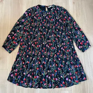 컨디션 최상 ZARA 꽃무늬 긴팔 원피스