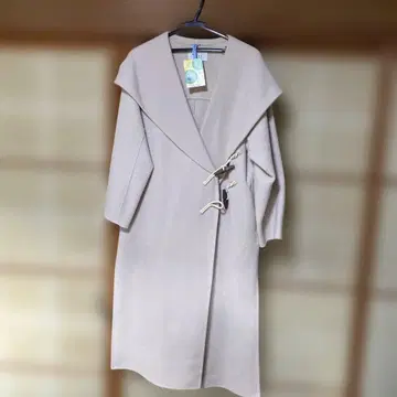 에트레토쿄 베이지 후드 부착 더플 롱 코트