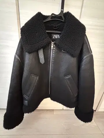 [ 새상품급 ] ZARA 블랙 가죽 보아 자켓