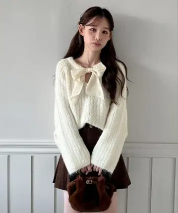 by muni:r 리본 스트랩 포인트 니트