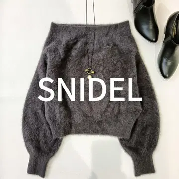새상품급 24aw 스나이델 snidel 폭스 알파카 오프숄더 풀오버