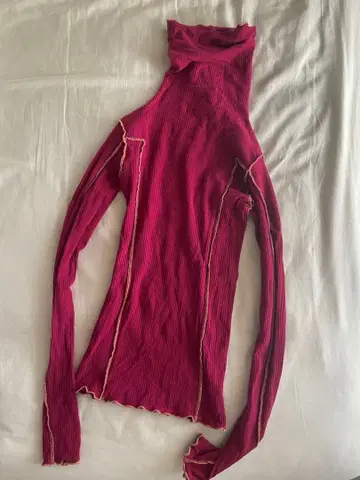 Baserange 하이넥 긴팔 상의 (가격 인하는 15일까지)