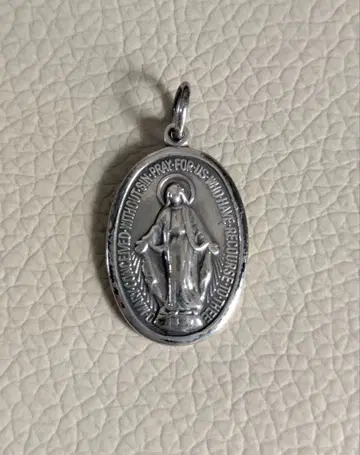 실버 메달 성모 마리아 agete