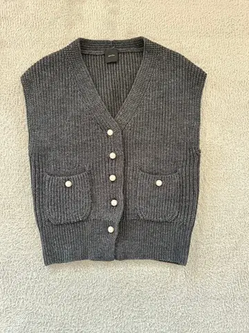 Spick & Span 펄 버튼 니트 베스트 그레이 클리닝 완료