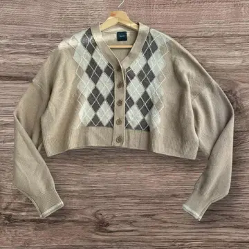 새상품급 Spick & Span 아가일 무늬 숏 기장 니트 가디건