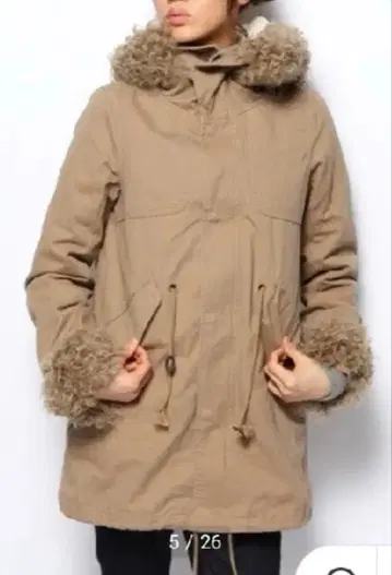 후드 부착 베이지 모즈 코트