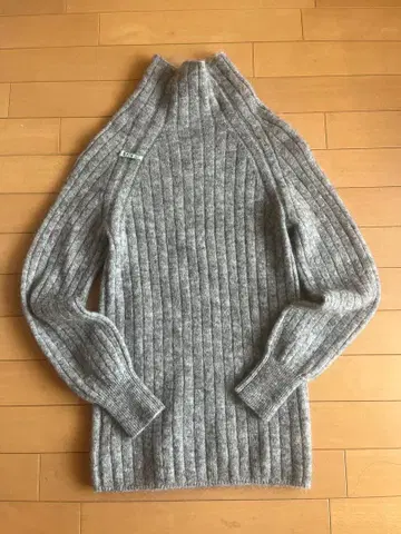 IENA 그레이 리브 하이넥 스웨터