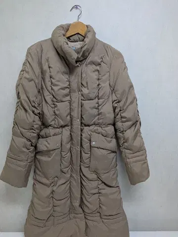 베이지 롱 다운 자켓