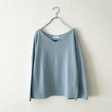 [뷰티앤유스] 드롭 숄더 울 V넥 오버 티셔츠 물