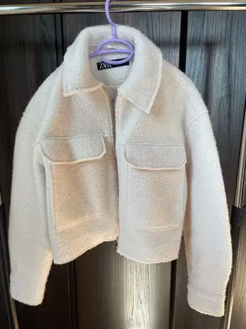 ZARA 화이트 자켓