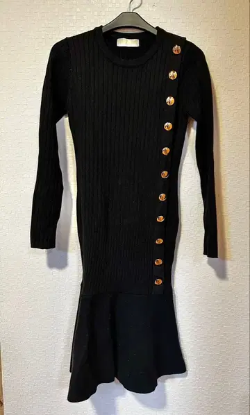 블랙 니트 원피스 긴팔 플레어