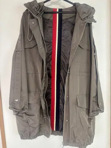 Sov. 카키 후드 부착 마운틴 후드티