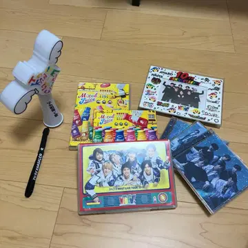 WEST. DVD, CD, 응원봉 등