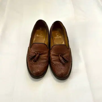 REGAL brown wing tip tassel loafers