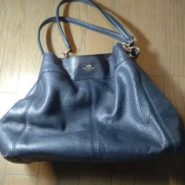 다크 그레이 가죽 숄더백