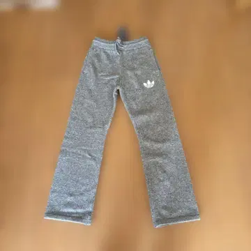 adidas 그레이 스웨트 팬츠 니트 팬츠 완판템
